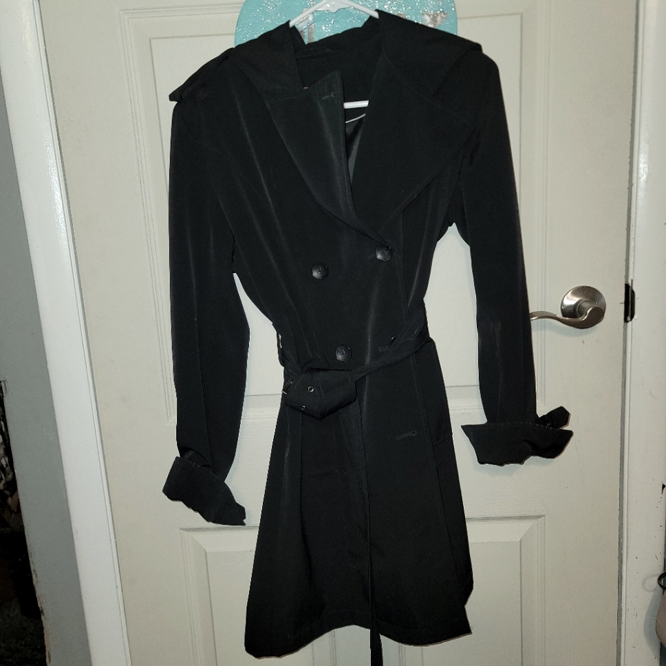 Esprit Medium Black Trench With Belt And Hood